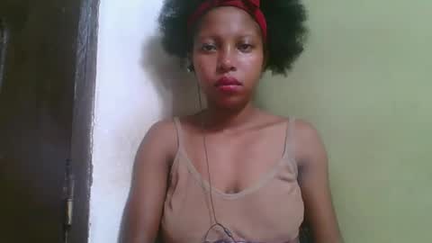 Snapshot of rinah654271 chatting on March 13, 4:08 am rinah654271 online show from March 13, 4:08 am