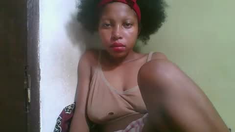 Snapshot of rinah654271 chatting on March 13, 4:24 pm rinah654271 online show from March 13, 4:24 pm