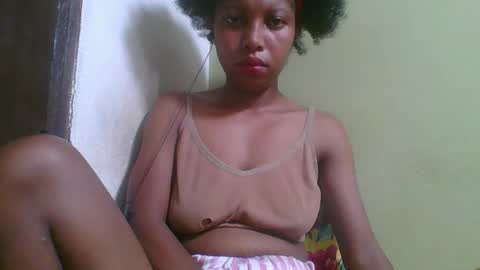 Snapshot of rinah654271 chatting on March 14, 6:30 am rinah654271 online show from March 14, 6:30 am