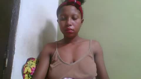 Snapshot of rinah654271 chatting on March 16, 7:12 am rinah654271 online show from March 16, 7:12 am