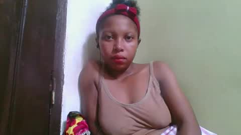 Snapshot of rinah654271 chatting on March 17, 7:23 am rinah654271 online show from March 17, 7:23 am