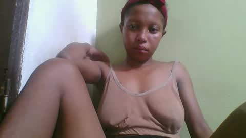 Snapshot of rinah654271 chatting on March 18, 7:50 pm rinah654271 online show from March 18, 7:50 pm