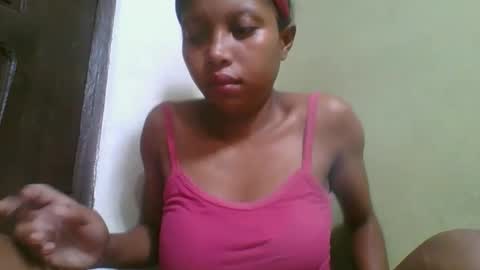 Snapshot of rinah654271 chatting on March 22, 3:15 pm rinah654271 online show from March 22, 3:15 pm