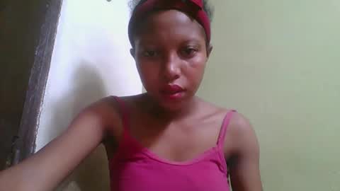 Snapshot of rinah654271 chatting on March 23, 3:21 am rinah654271 online show from March 23, 3:21 am