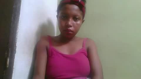 Snapshot of rinah654271 chatting on March 24, 4:12 pm rinah654271 online show from March 24, 4:12 pm