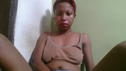 Snapshot of rinah654271 chatting on March 26, 6:52 am rinah654271 online show from March 26, 6:52 am