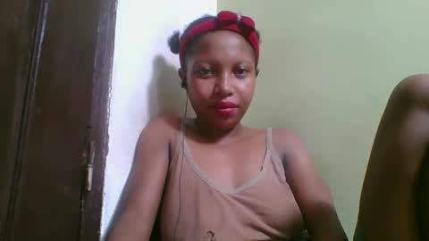 Snapshot of rinah654271 chatting on March 28, 2:38 pm rinah654271 online show from March 28, 2:38 pm