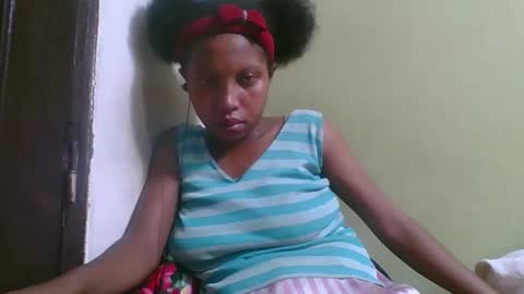 Snapshot of rinah654271 chatting on March 30, 3:02 pm rinah654271 online show from March 30, 3:02 pm