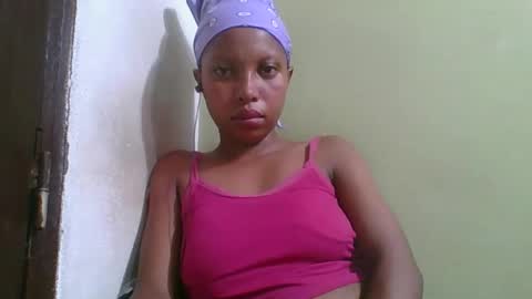 Snapshot of rinah654271 chatting on April 2, 2:47 pm rinah654271 online show from April 2, 2:47 pm