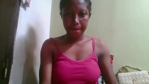 Snapshot of rinah654271 chatting on April 10, 2:28 am rinah654271 online show from April 10, 2:28 am