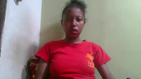 Snapshot of rinah654271 chatting on April 11, 2:38 am rinah654271 online show from April 11, 2:38 am