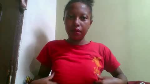 Snapshot of rinah654271 chatting on April 12, 2:27 am rinah654271 online show from April 12, 2:27 am