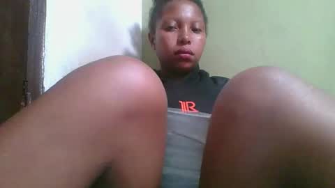 Snapshot of rinah654271 chatting on April 15, 2:35 pm rinah654271 online show from April 15, 2:35 pm