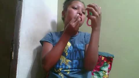 rinah654271 online show from May 28, 2:53 am