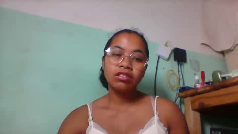 Snapshot of rinah856024 chatting on May 6, 7:24 am rinah856024 online show from May 6, 7:24 am