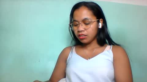 Snapshot of rinah856024 chatting on June 5, 7:19 pm rinah856024 online show from June 5, 7:19 pm