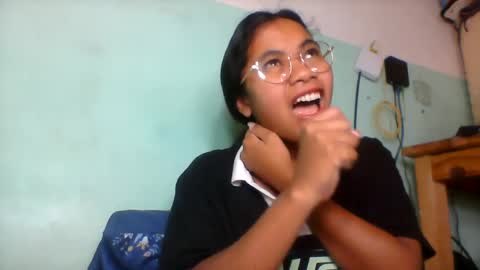 Snapshot of rinah856024 chatting on June 17, 5:21 am rinah856024 online show from June 17, 5:21 am
