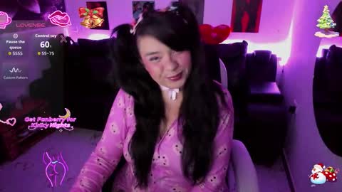 Snapshot of rini_bunny chatting on December 16, 4:17 am rini online show from December 16, 4:17 am