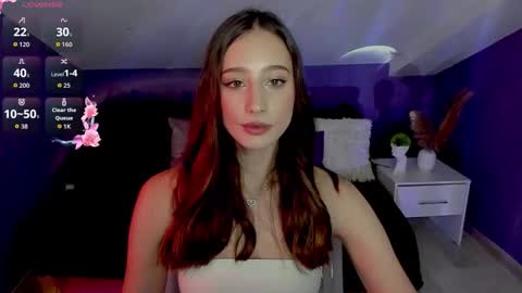 Emilia online show from October 3, 2:58 pm