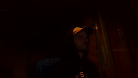 Snapshot of ripperusa33 chatting on December 16, 5:01 am ripperusa33 online show from December 16, 5:01 am