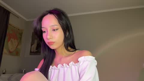 riricaa online show from April 15, 11:05 pm