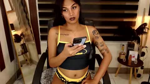 riri online show from November 21, 7:07 am