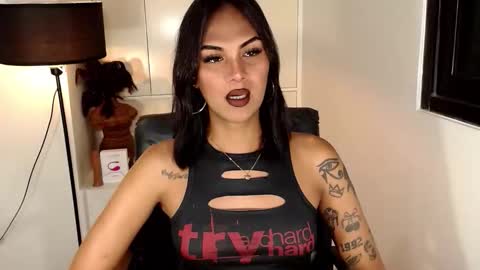 Snapshot of ririmoorets chatting on February 19, 9:27 am riri online show from February 19, 9:27 am