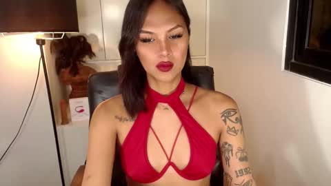 Snapshot of ririmoorets chatting on February 24, 9:40 am riri online show from February 24, 9:40 am