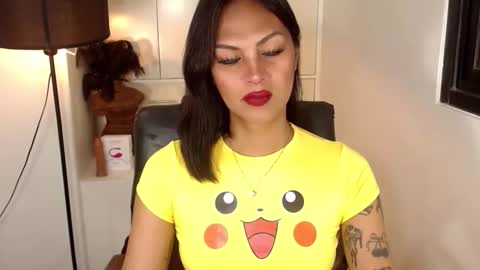 Snapshot of ririmoorets chatting on February 28, 4:13 am riri online show from February 28, 4:13 am