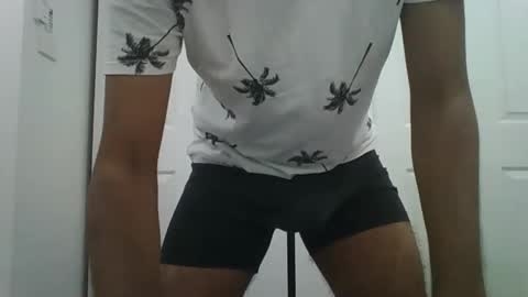 rishavb1991 online show from April 16, 11:51 pm