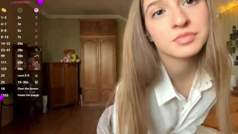 Mary online show from May 31, 1:29 pm