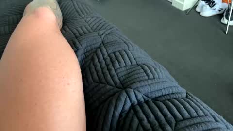 Snapshot of riskyshowoff chatting on February 27, 4:31 am House to myself boss me around online show from February 27, 4:31 am