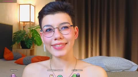 Agnes online show from December 14, 1:38 pm
