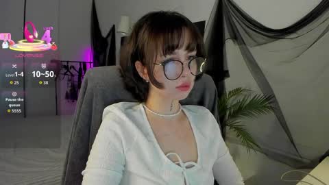 Alice online show from May 24, 8:25 pm