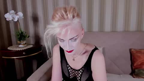 Snapshot of rita_farell chatting on October 8, 8:39 pm rita_farell online show from October 8, 8:39 pm