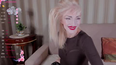 Snapshot of rita_farell chatting on November 8, 9:46 pm rita_farell online show from November 8, 9:46 pm