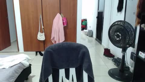 Snapshot of rivadeneira222 chatting on September 15, 2:44 am PeachSalinger online show from September 15, 2:44 am