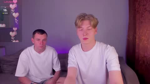 Snapshot of riverflow10 chatting on October 29, 9:11 am Mickey and Timmy online show from October 29, 9:11 am