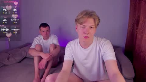 Snapshot of riverflow10 chatting on October 30, 9:33 am Mickey and Timmy online show from October 30, 9:33 am