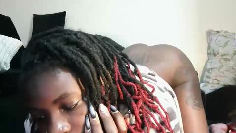 Snapshot of rlessing2 chatting on March 13, 7:26 am rlessing2 online show from March 13, 7:26 am