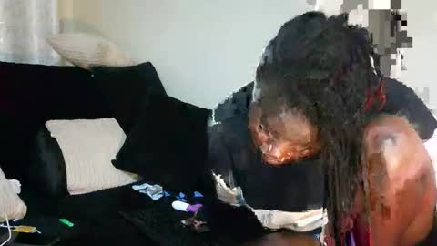 Snapshot of rlessing2 chatting on March 27, 6:40 pm rlessing2 online show from March 27, 6:40 pm