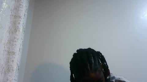 Snapshot of rlessing2 chatting on April 13, 12:27 am rlessing2 online show from April 13, 12:27 am