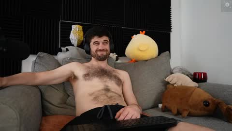 Ryan aka KeylimeRy online show from April 17, 3:59 pm