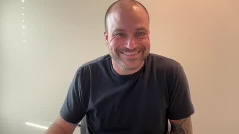 Snapshot of roadking1122 chatting on November 19, 8:42 pm roadking1122 online show from November 19, 8:42 pm