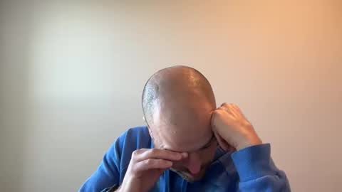 Snapshot of roadking1122 chatting on December 1, 3:06 pm roadking1122 online show from December 1, 3:06 pm