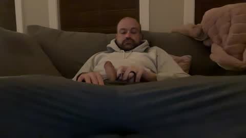 Snapshot of roadking1122 chatting on December 15, 11:03 am roadking1122 online show from December 15, 11:03 am