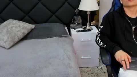 Roan Birkin online show from March 23, 7:18 pm