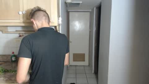 RoastingCorn online show from November 17, 12:49 am