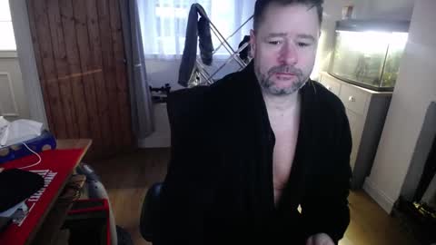 Snapshot of rob28101 chatting on February 3, 8:30 am rob online show from February 3, 8:30 am