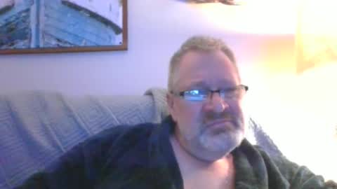 Snapshot of rob872217 chatting on December 2, 10:18 am rob872217 online show from December 2, 10:18 am